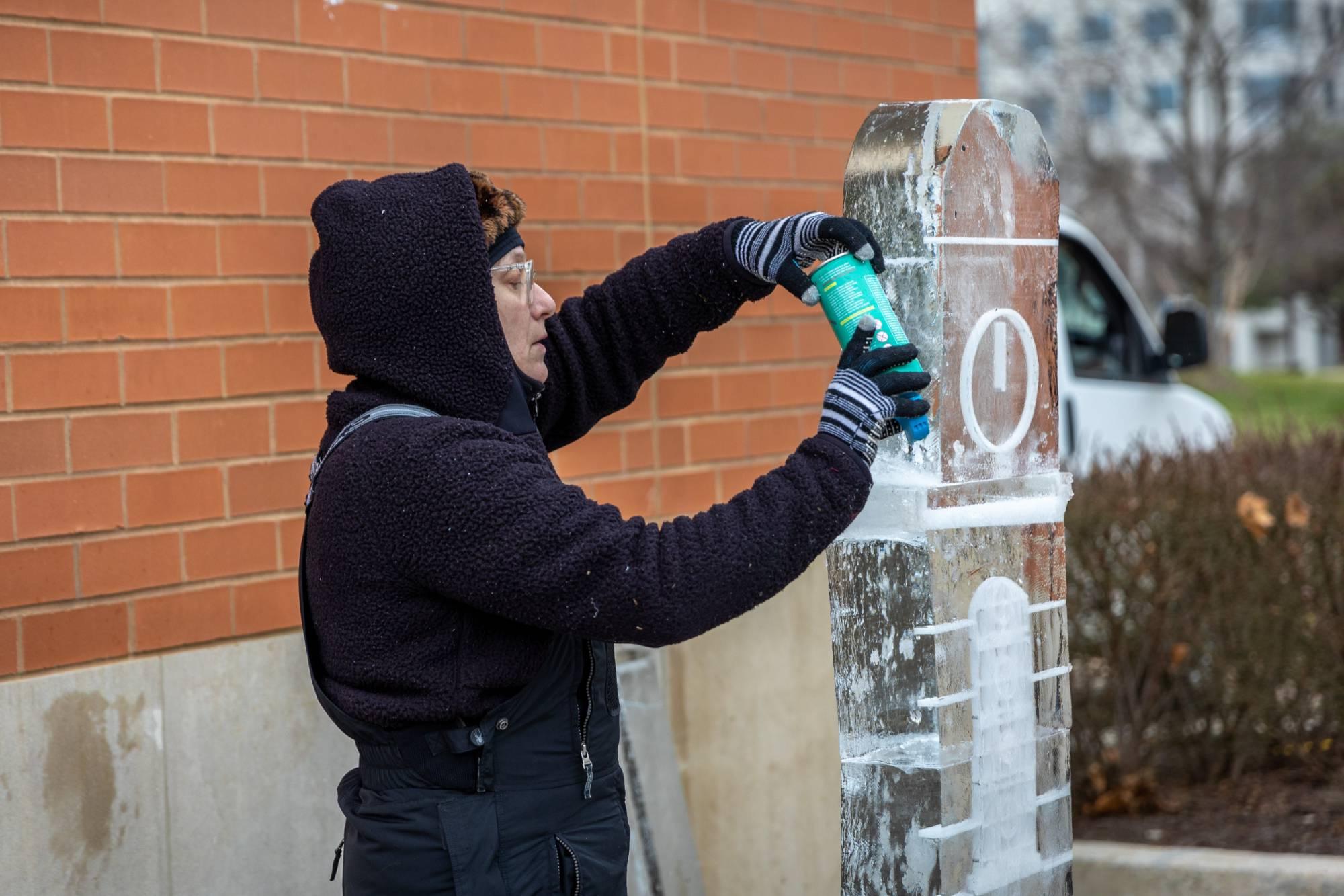 ice sculptor